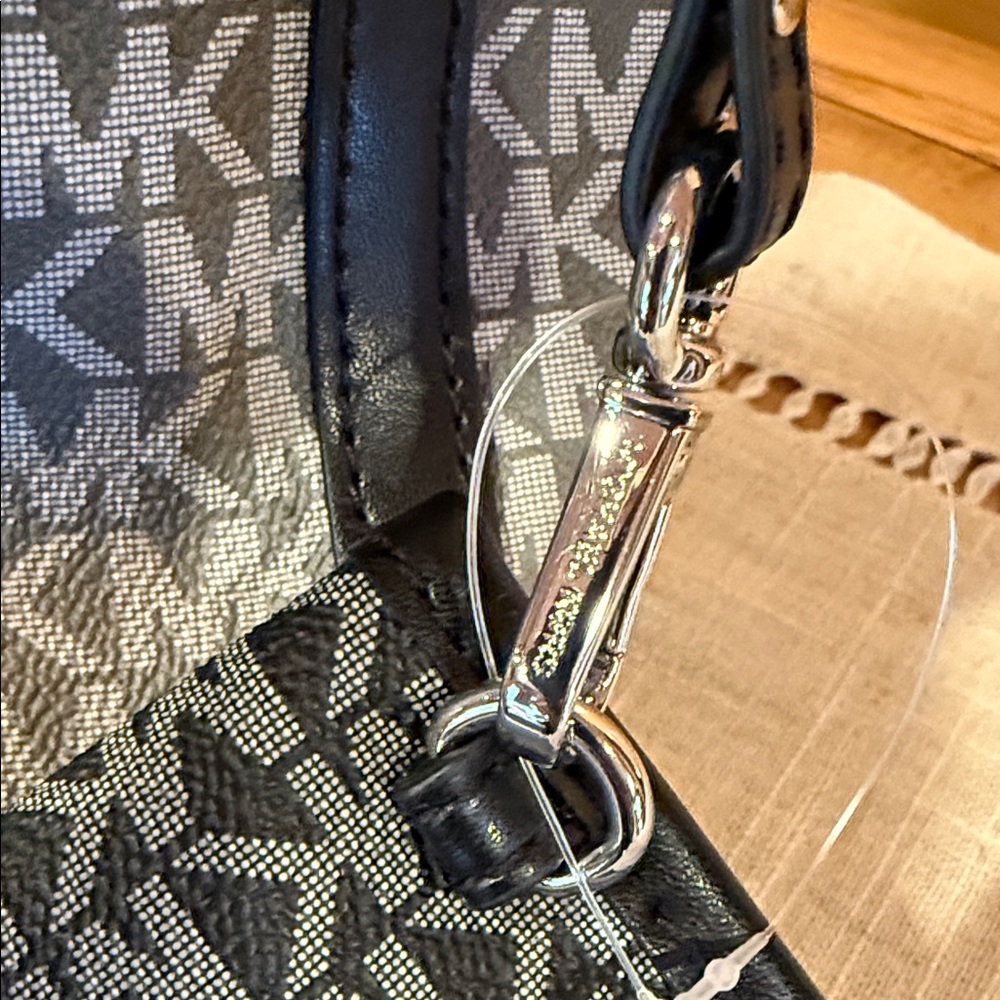 Michael Kors (Eva) Stylish Black and Gray Tote Bag Set - Picture 8 of 8